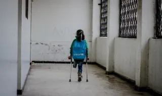 Mais de 2 400 desaparecidos no Nepal. UNICEF diz que 17 000 crianças precisam de ajuda