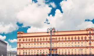 Segurança da embaixada do Reino Unido em Moscovo detido por alegada espionagem para a Ucrânia