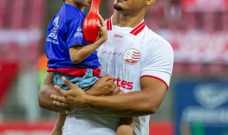 'Quem ama cuida': Renato Góes inicia gravações como o filho desaparecido de Arthur