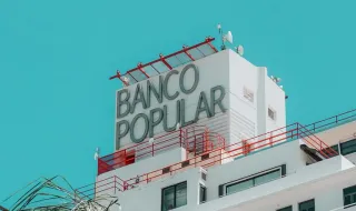 Tem conta neste banco? Cliente perde 1.000€ após responder a mensagem fraudulenta com o nome da entidade para desbloquear o cartão