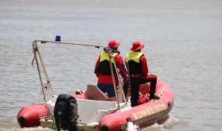 Indonésia procura 129 desaparecidos após naufrágio de ferry no mar de Java