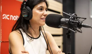 “Os estudos mostram que para lavar bem os dentes são precisos seis minutos. Coloque a Bohemian Rhapsody a dar antes de começar”