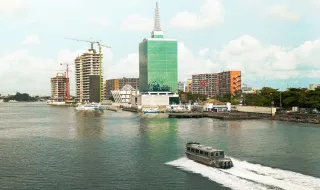Os lagos e a defesa da democracia