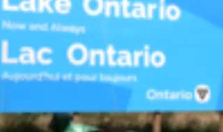 “Lago Ontário. Agora e sempre”: Canadá responde a Trump com enorme cartaz junto ao lago