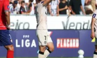 Varzim goleia o Trofense em casa e avança na Taça de Portugal