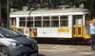 Colisão entre elétrico e autocarro faz três feridos em Lisboa
