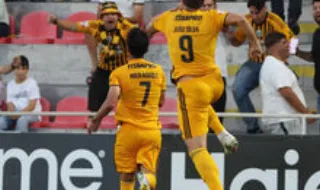 Lus. Lourosa-AVS, 2-1: equipa da casa firme na liderança da 2.ª Liga