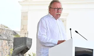 “Hoje, a vontade de poder é o desejo de aprender magia. Um mágico não dá ordens só aos humanos, ele coloca os elementos sob o seu comando”
