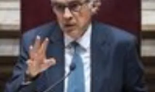 Aguiar Branco promete "empenho" da República na futura revisão da Lei de Finanças Regionais