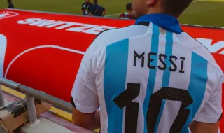 Messi volta a marcar quatro gols na mesma partida após quatro anos e fica mais perto do milésimo