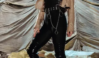Glam rock: Metaleiros ensinam truques para a maquiagem durar faça chuva ou faça sol