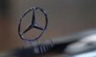 Mercedes anuncia recompra de ações no valor de mil milhões