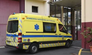 Homem atacado com cadeira em plena rua no Funchal