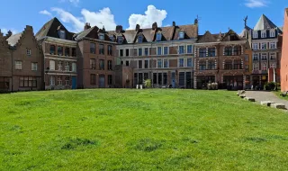Lille: proprietários cedem casas a jovens migrantes durante as férias