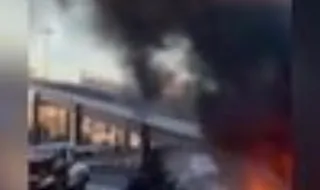 Carro despista-se a fugir da polícia e incendeia-se junto à Torre de Belém