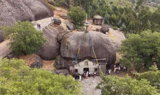 Capela da Lapa: metade obra da natureza, metade construção do homem
