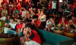 El Mundial dispara un 70,6% el gasto de los jóvenes en bares y un 43,3% los pedidos de comida online