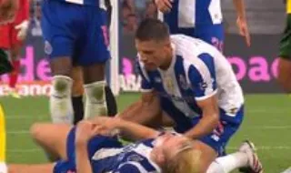 Intervenção de Bednarek vital para garantir respiração de Froholdt