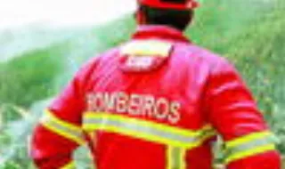 Fogo em Portel combatido por mais de 180 operacionais e cinco meios aéreos