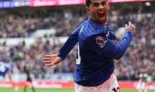 Troca de extremos à vista entre City e Everton