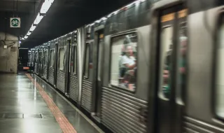 Luta entre ratos no metrô de Londres viraliza
