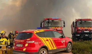 Los bomberos controlan un incendio en Vilafranca tras la caída de un rayo