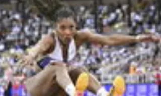 Campeã olímpica do salto em comprimento ferida em acidente de viação