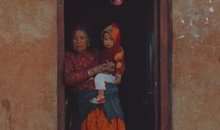 Nepal: familiares de desaparecidos enchem entrada de hospital em Katmandu