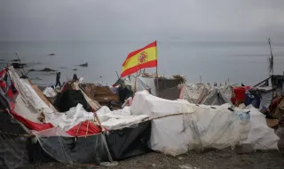 Governo espanhol assume controlo do porto de Ceuta para instalar tendas destinadas a migrantes