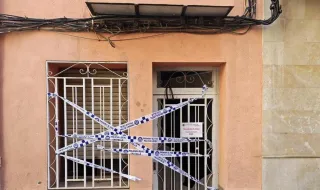 Sigue la lacra: la Policía Local y los vecinos evitan otra okupación de una vivienda en esta céntrica calle de Castelló