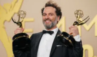 Matthew Rhys: conheça o ator que fez história nos Emmys