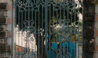 Met cancela exposição que homenageava Galliano