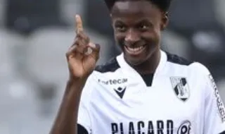 Lecce e Torino na corrida por Oumar Camara