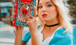 Crónica de Alice Vieira | Ajudas