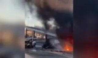 Carro despista-se a fugir da polícia e incendeia-se junto à Torre de Belém