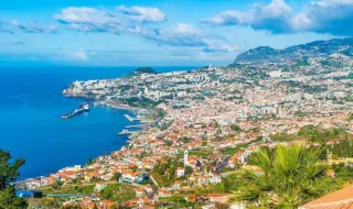 Poucas nuvens, vento moderado e tempo quente na Madeira