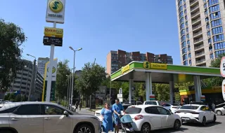 Guerra chega ao quotidiano russo com filas nas bombas de combustível e comércio eletrónico paralisado