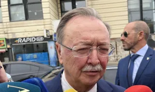Vivas asegura que Ceuta está "en peligro", pero sigue "en pie" por un pueblo que ni vende ni se rinde