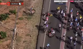 Queda dita abandono de Tadej Pogacar da Vuelta quando liderava a prova