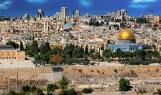 Luta interna em Israel. Ministro das Finanças acusa Netanyahu de ordenar evacuação de colonatos