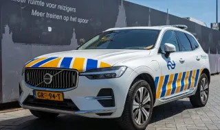 Volvo reforça segurança conectada e passa a alertar condutores para animais, peões e acidentes