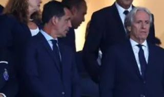 Pedro Proença com Jorge Jesus no Dragão para seguir o FC Porto-Man. City