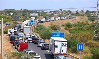 Un accidente múltiple provoca retenciones en la AP-7 en Castellón