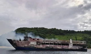 Al menos cinco muertos y más de 80 desaparecidos en el incendio de un ferry en Filipinas