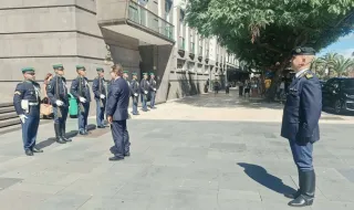 Ministro posou para fotografia na Avenida do Mar