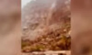 Chuva intensa transforma encosta de Zion numa cascata de lama no Utah