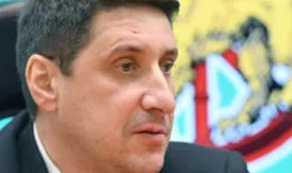 Marítimo garante que não pintou relvado dos Barreiros de verde e que está a fazer uma "intervenção"