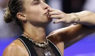 Aryna Sabalenka bate Polina Iatcenko e segue para a terceira ronda do US Open