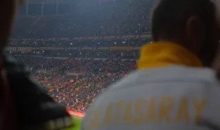 AEK Athens-Galatasaray: Relvas no meio dos 36
