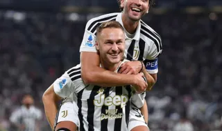 Juventus volta a vencer com Conceição a titular, Fiorentina em crise